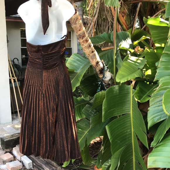 Cache metallic pleated halter dress - Picture 5 of 11